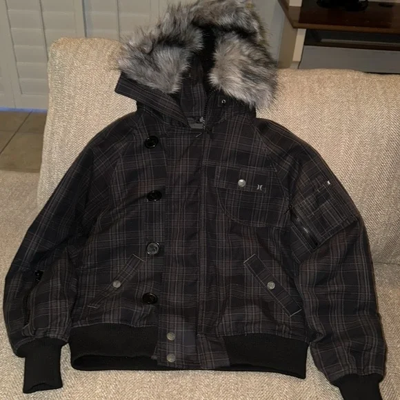 Hurley Women’s Fur Collar Hooded Winter Jacket. Shell 55% Cotton, 45% Polyester - Picture 7 of 7